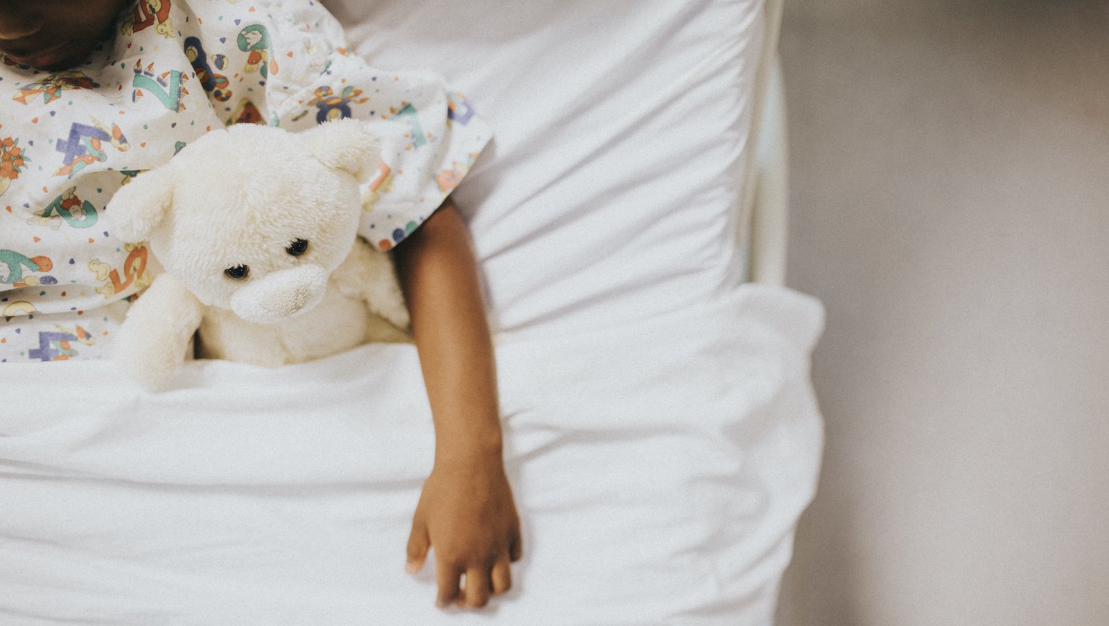 Stosowanie niskodawkowej chemioterapii w nowo zdiagnozowanej AML u pacjentów pediatrycznych