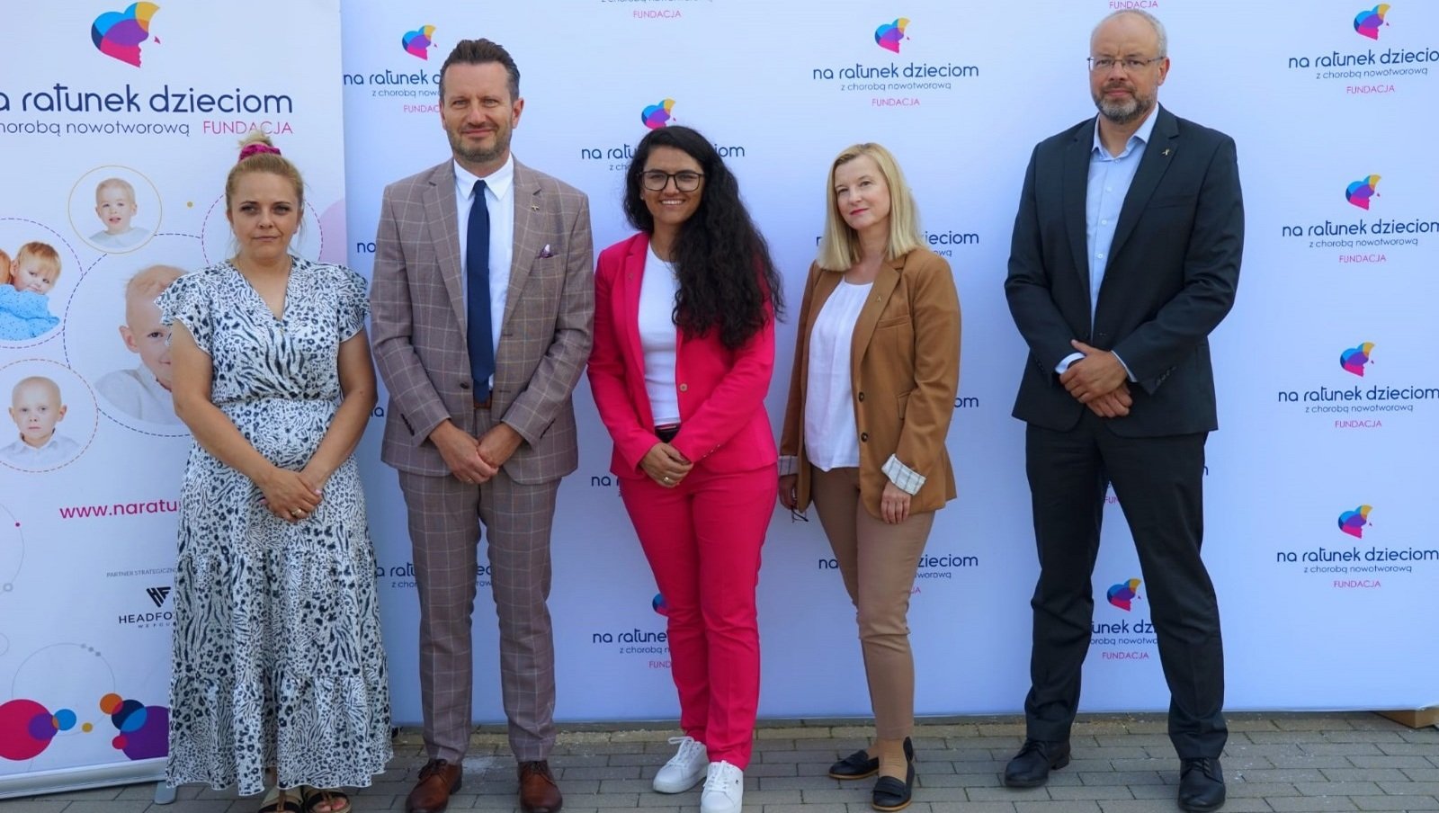 Kampania Złotej Wstążki 2024: Bądźmy Onkoczujni