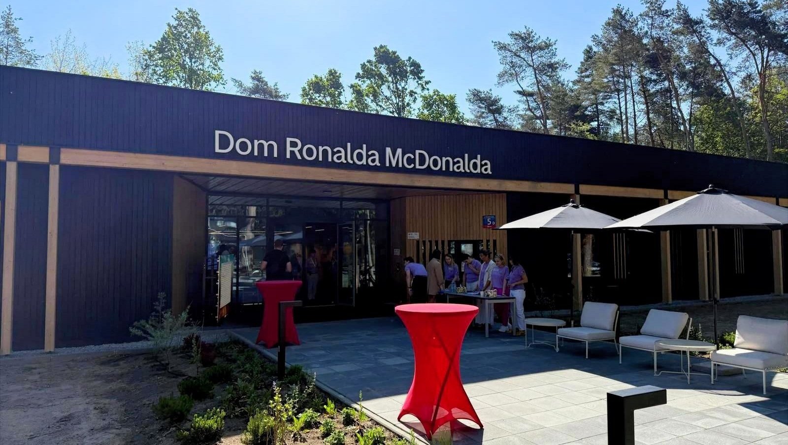 Trzeci Dom Ronalda McDonalda już otwarty. Rozwiązania Holcim Polska wspierają miejsce stworzone dla rodzin