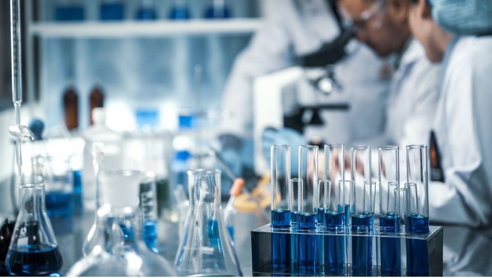 Nieklasyczne pierwotne guzy kości u dzieci, nastolatków i młodych dorosłych w materiale francuskim