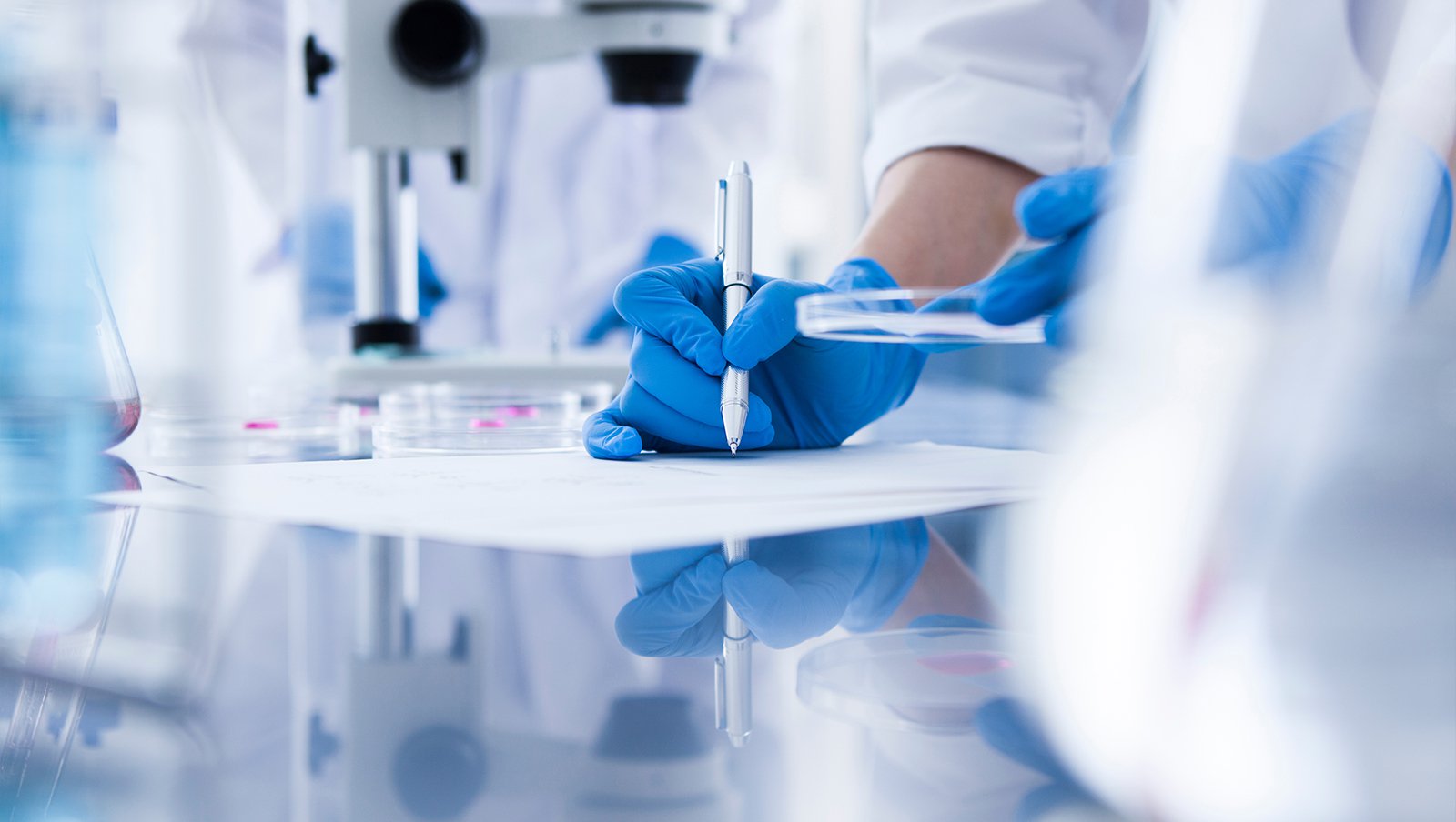 Inhibitory punktów kontrolnych jako pierwsza terapia ratunkowa zwiększają CMR i zmniejszają toksyczność w cHL u dzieci
